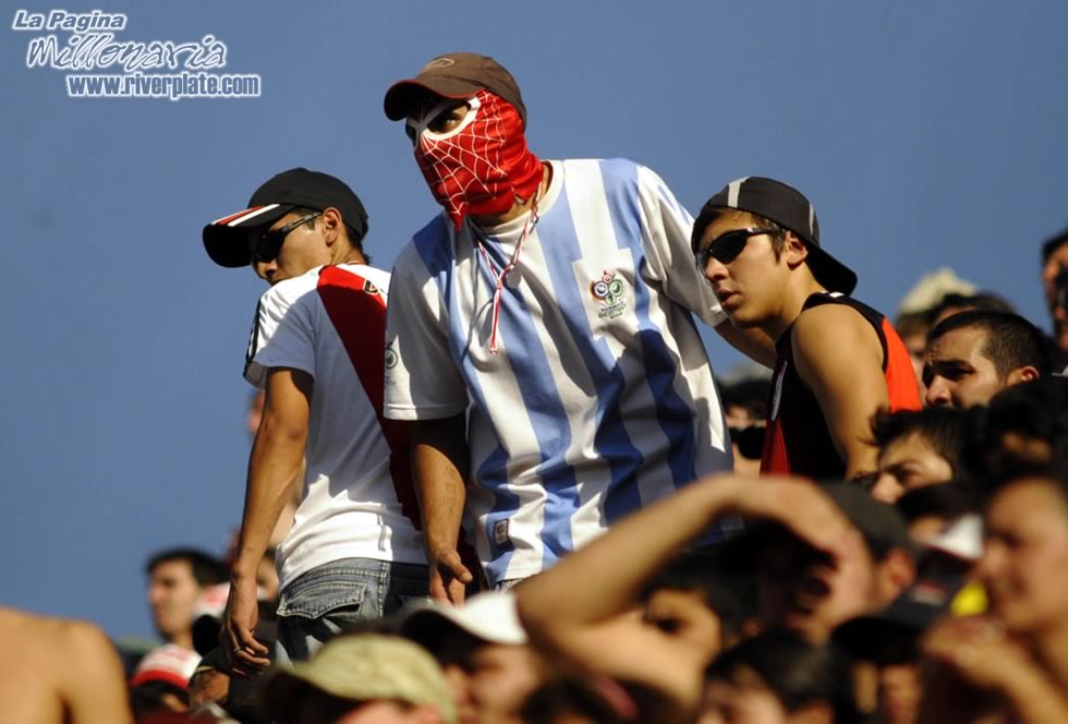 Rosario Central vs River Plate (CL 2008) 9
